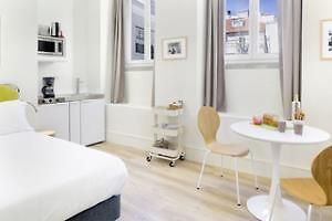 Lisbon Serviced Apartments - Ascensor Da Bica מראה חיצוני תמונה